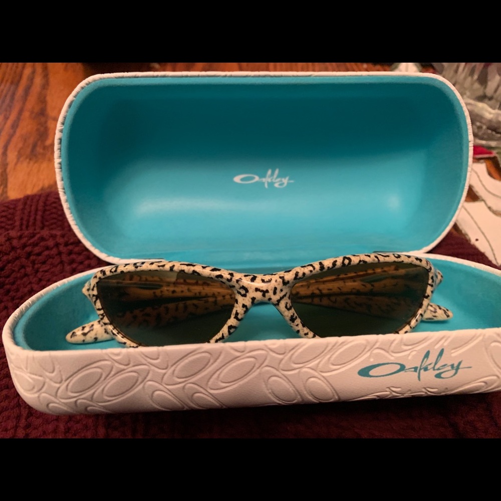 oakley sunglasses cheetah